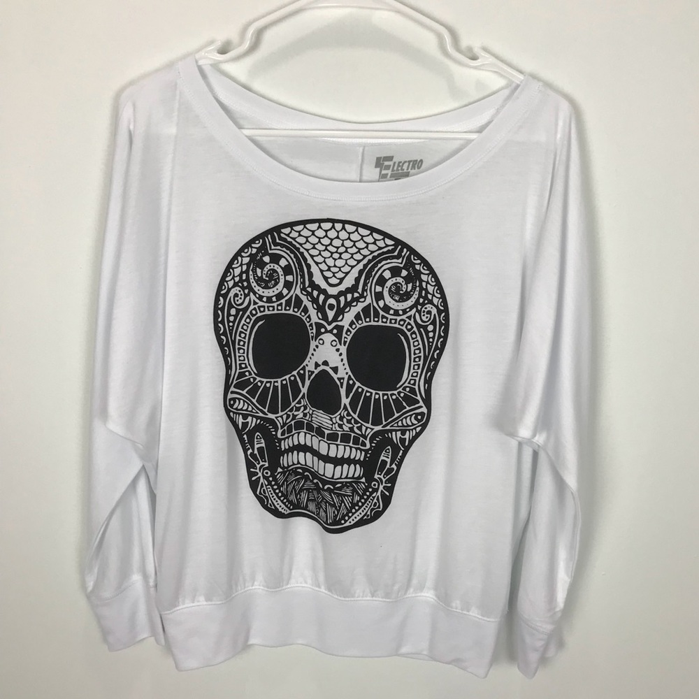 Electro Threads Women’s White Long Sleeve Top Shirt With Skull Graphic Large